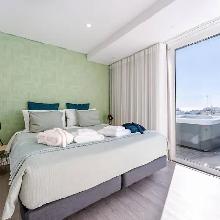 Homestay Malpique Heated Pool & Jacuzzi Guest House
