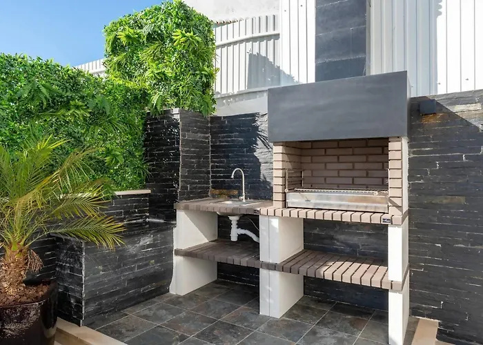 Malpique Heated Pool & Jacuzzi Homestay szállás *