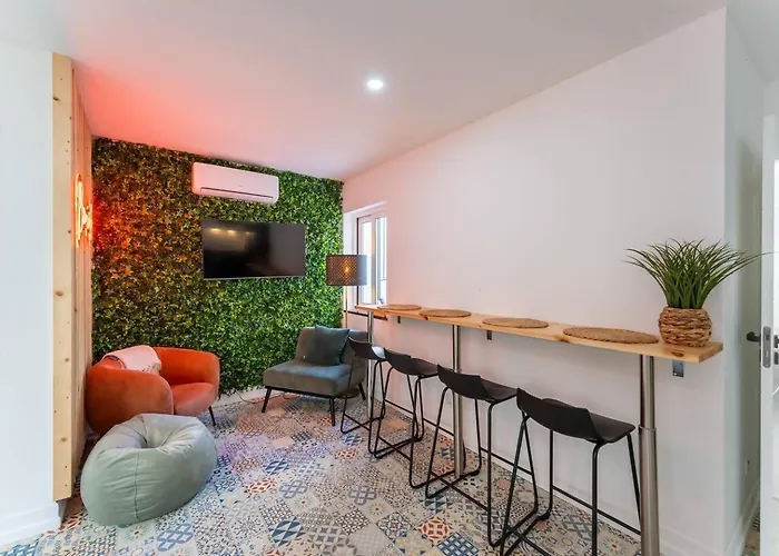 Malpique Heated Pool & Jacuzzi